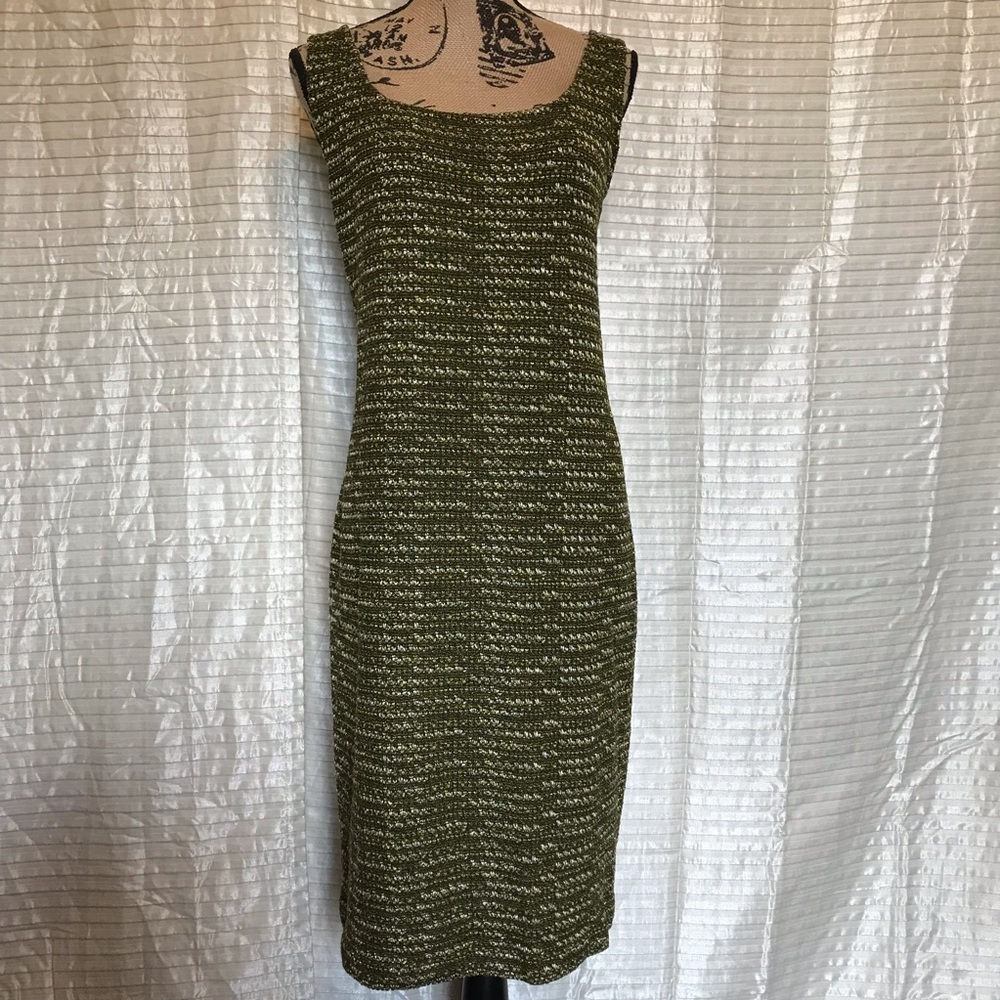 St. John Sz 10 Knit green sleeveless sheath dress